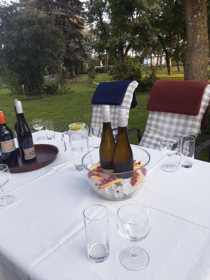 Dworek Natury Strzezenice Εξωτερικό φωτογραφία